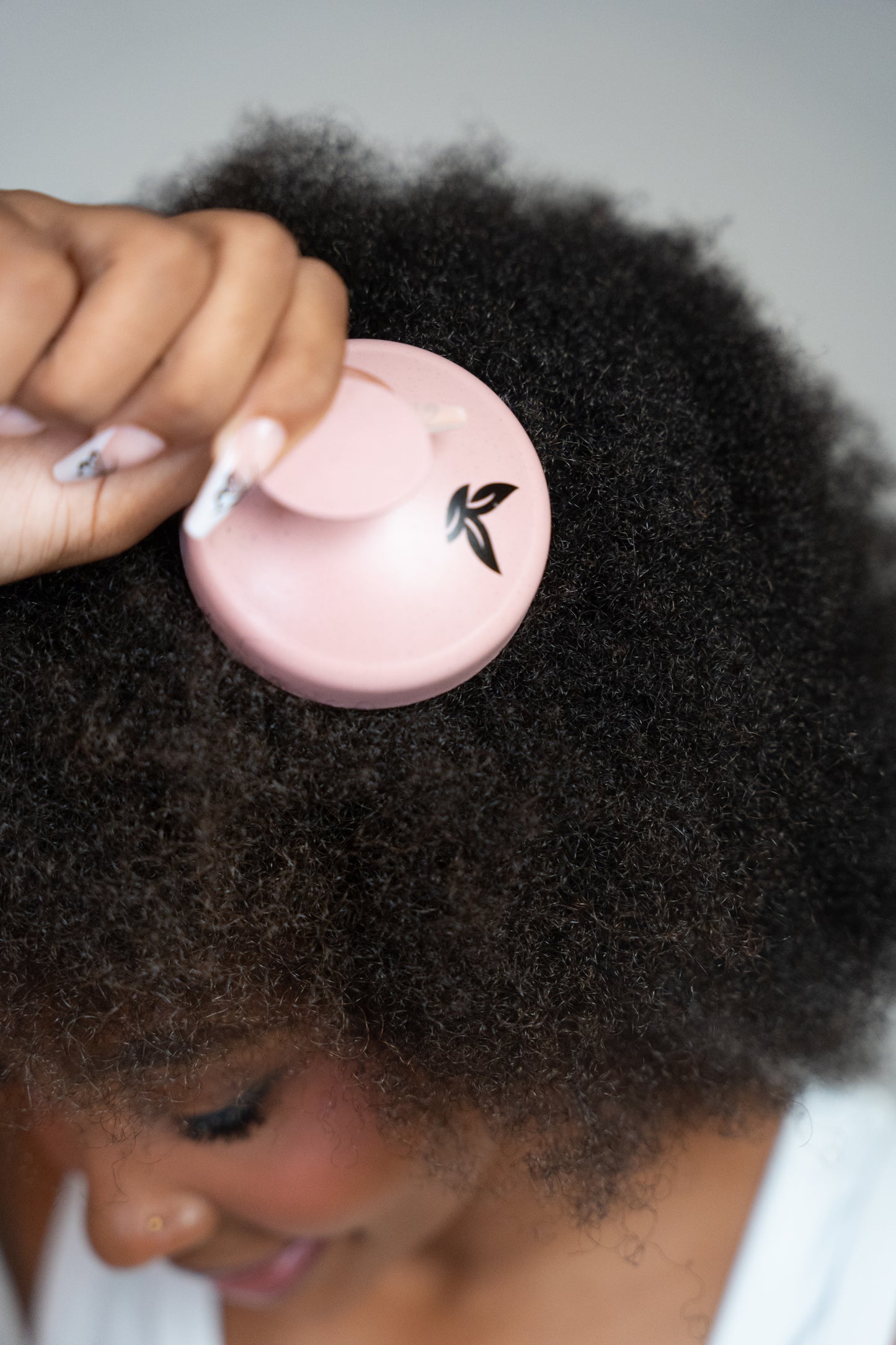 Brosse de massage pour cuir chevelu